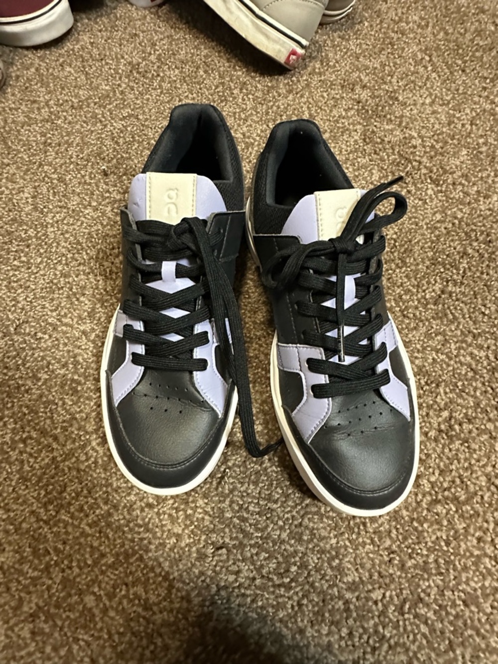 On Running Low-Top Lace-Up Sneakers - Black & Lavender